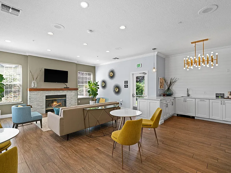 Willow Springs Apartments — Photo 9