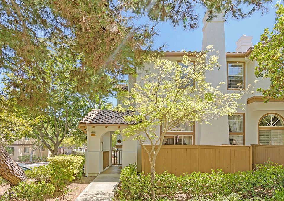 1st image of 10194 Wateridge Cir Unit 155