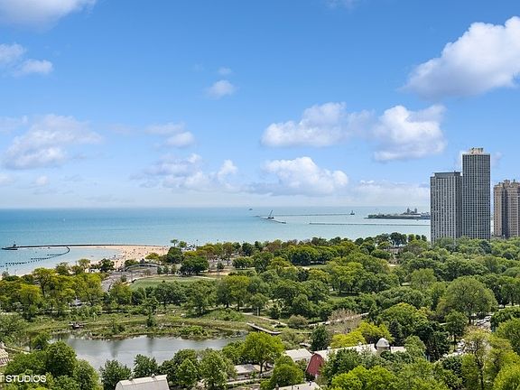 5th image of 2020 N Lincoln Park W APT 35K