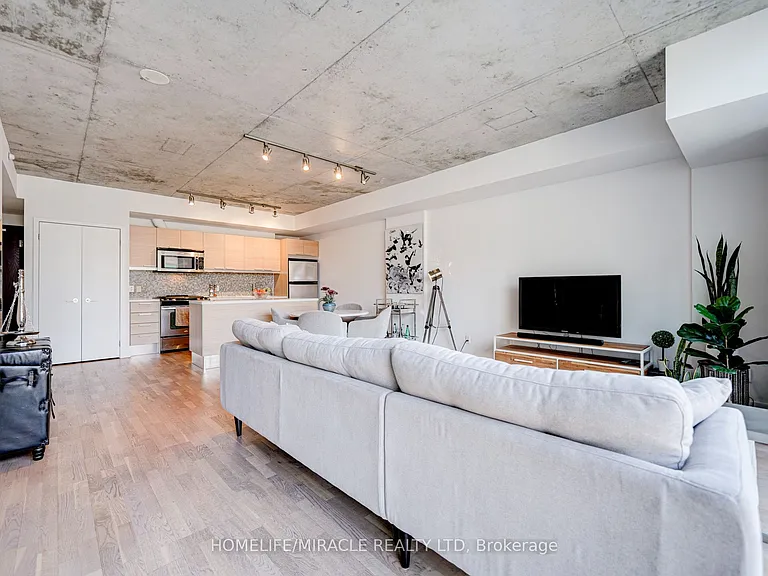 25 Oxley St #701 — Photo 27
