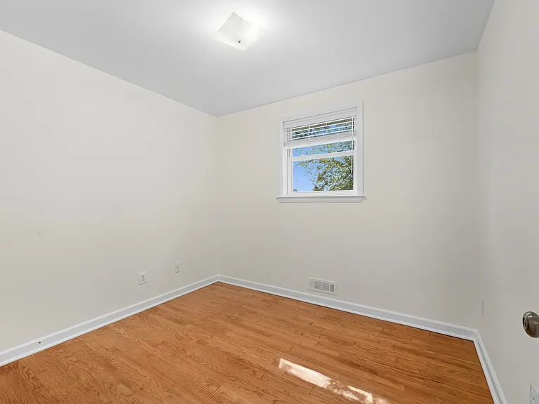 3306 Weller Rd — Photo 7