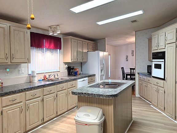 4th image of 253 Costa Rica #329