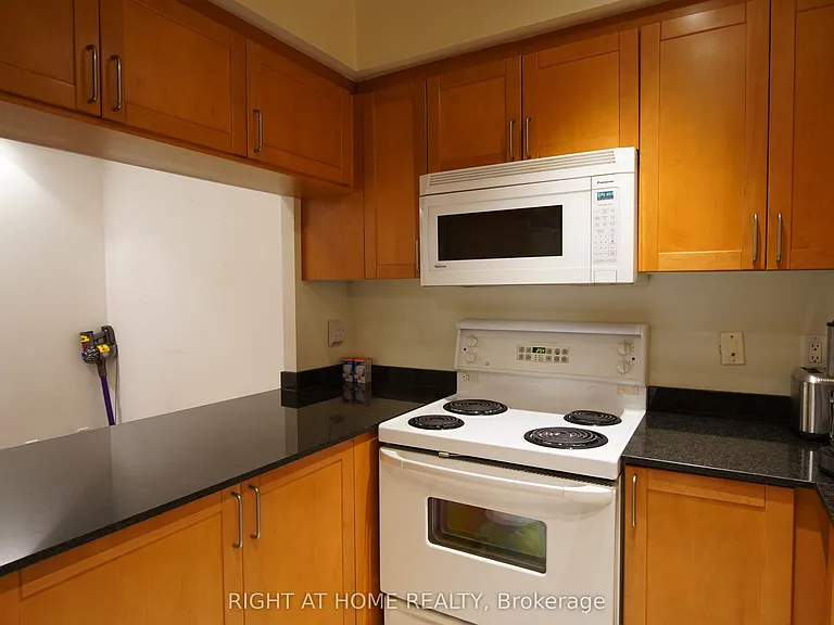 18 William Carson Cres #716 — Photo 14