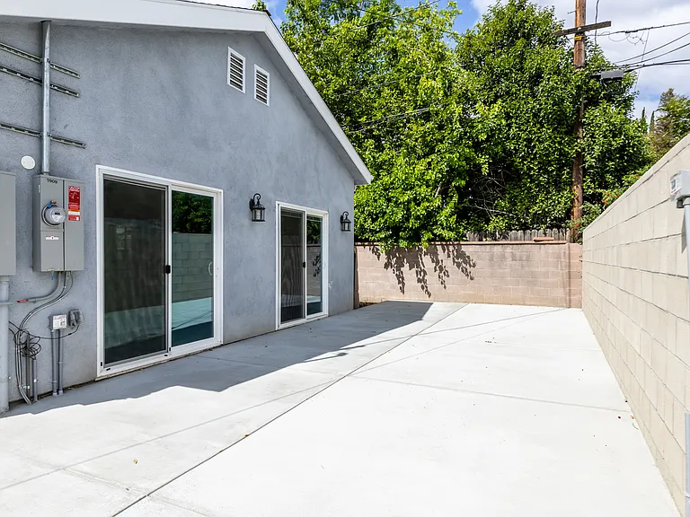 7909 Aura Ave — Photo 21