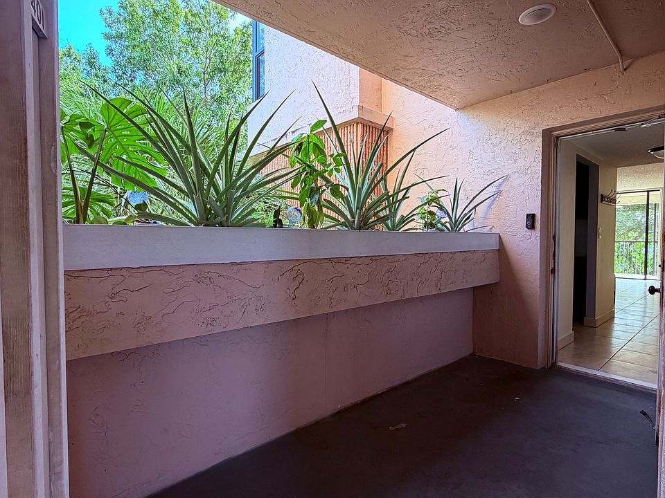 1st image of 6800 Cypress Rd APT 401