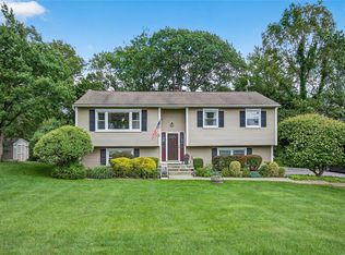 15 Richard Rd, Mahopac, NY 10541