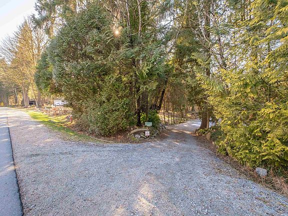 3rd image of 12795 Fern Cres