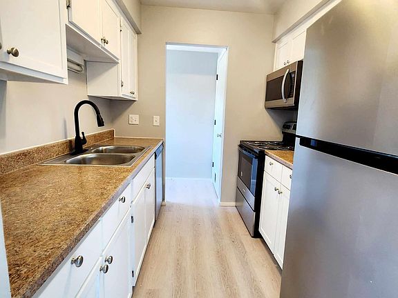 5th image of 4647 Westbrook Dr #3
