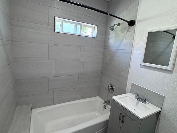 5th image of 2131 E 119th St #2135
