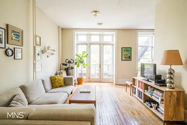 Rented by MNS | media 15