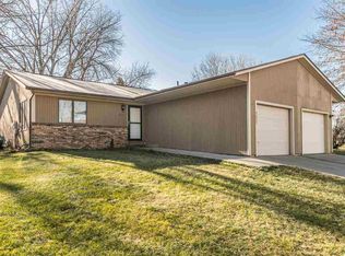 2327 Plaen View Dr, Iowa City, IA 52246