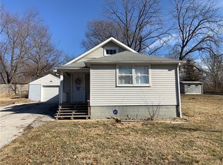 3911 N Elmwood Ave, Kansas City, MO 64117