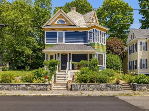 294 Wentworth Ave, Lowell, MA 01852