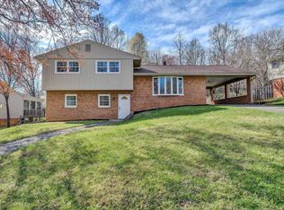 3220 Hartley Cir, Roanoke, VA 24018