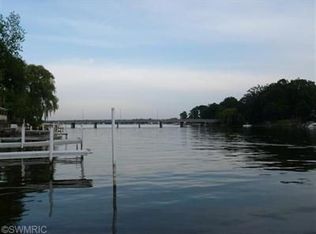 16908 Cecelia Ln, Spring Lake, MI 49456