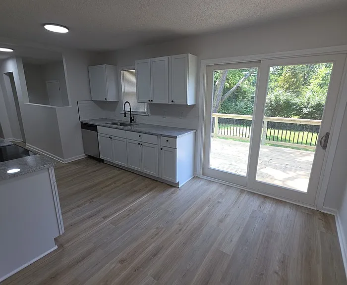 806 SE Browning Ave — Photo 8