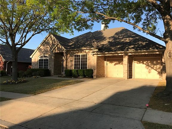 4th image of 2712 Stanford Dr