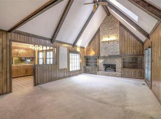 9309 Lee Ct, Leawood, KS 66206