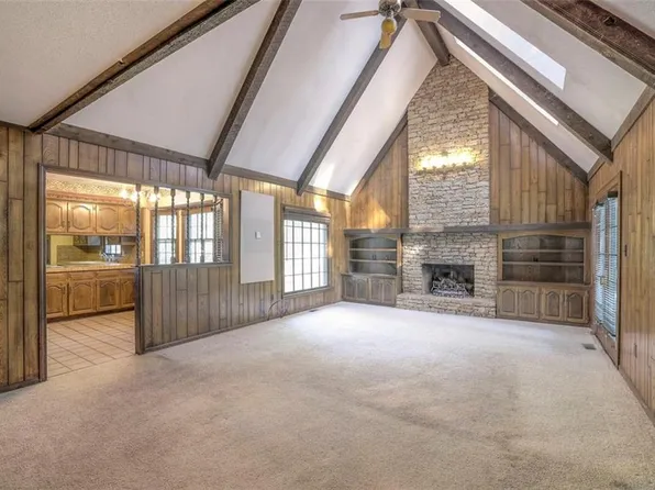 9309 Lee Ct, Leawood, KS 66206