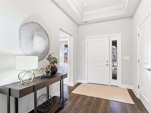 2nd image of 4012 Lakeside Ct