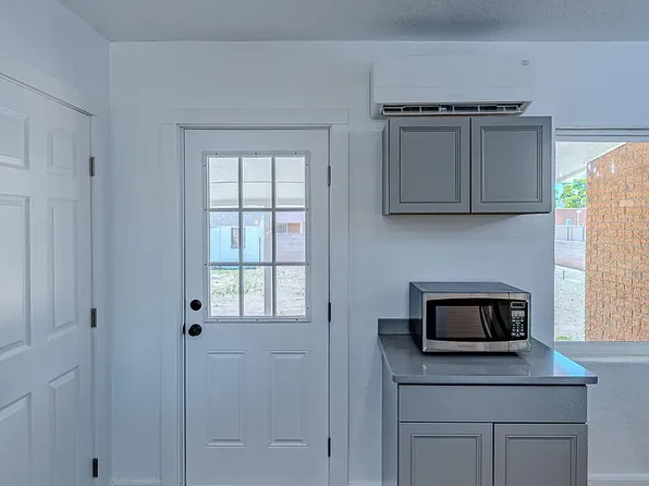 2428 Floral Rd NW, Albuquerque, NM 87104