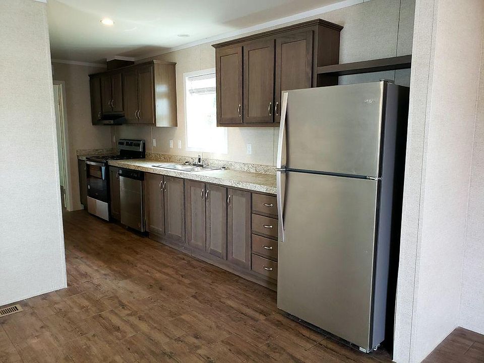 1st image of 12 Evergreen Ln