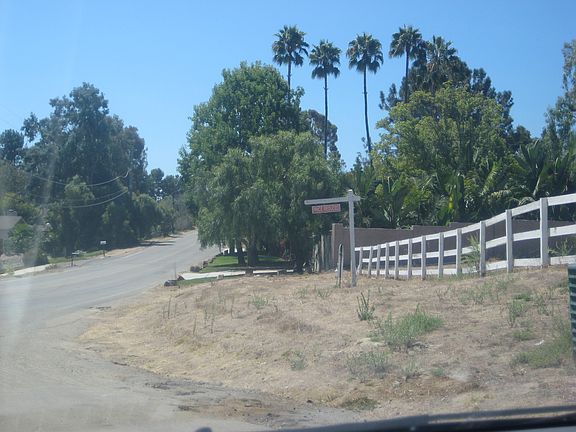 3rd image of 3242 Linda Vista Dr
