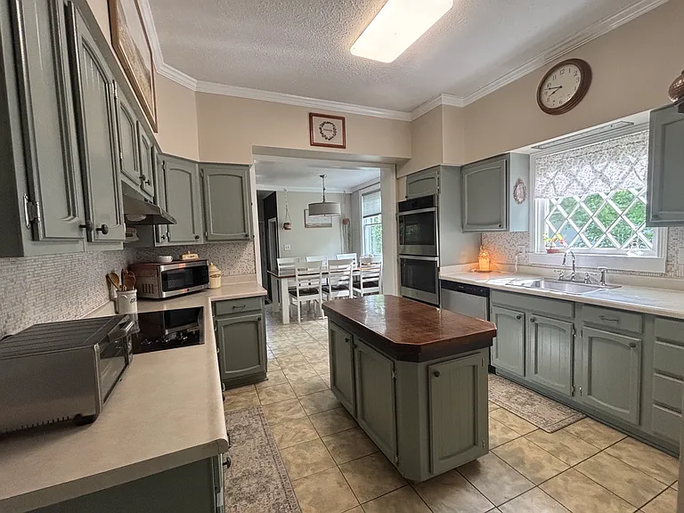 3318 Jefferson St — Photo 11