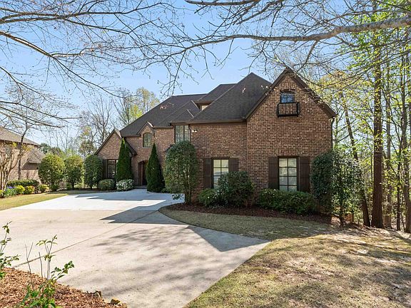 3rd image of 1008 Fairfield Ln