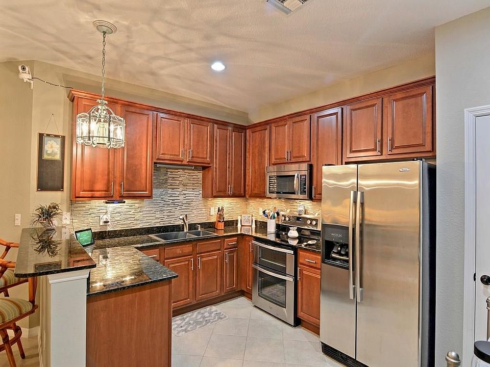 1st image of 6385 Oxford Cir