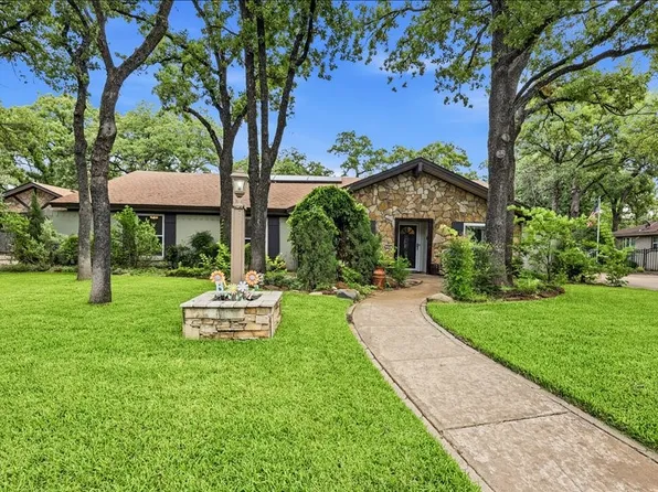 200 Timberlane Ter, Euless, TX 76039