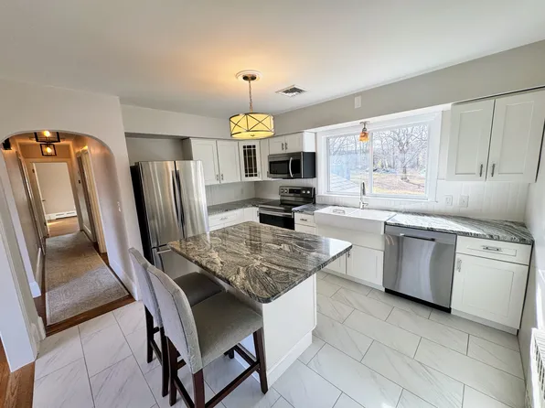 273 Compos St, Somerset, MA 02726