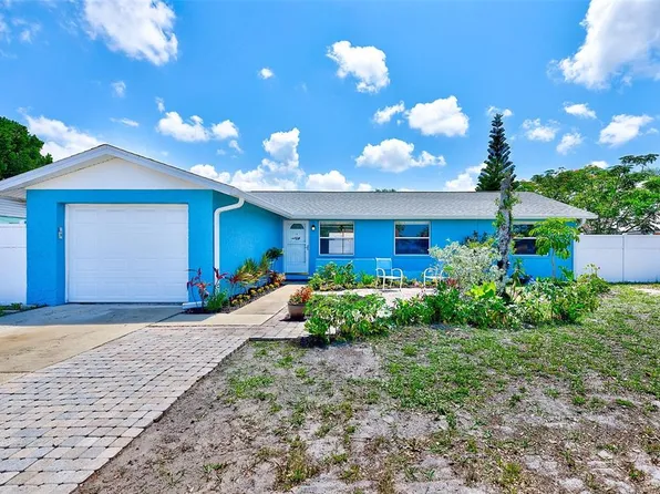 1907 12th St SW, Largo, FL 33778