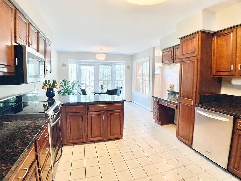 3903 Clares Ct — Photo 5