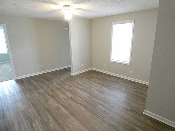 3rd image of 360-B Creekwood Ct