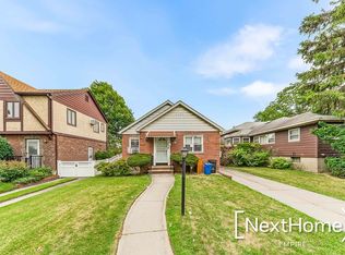 5839 185th St, Fresh Meadows, NY 11365