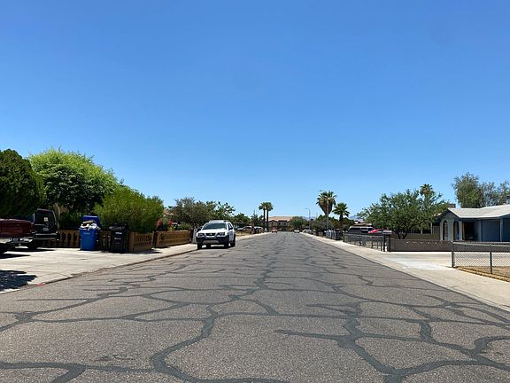 4th image of 1819 N 72nd Ln