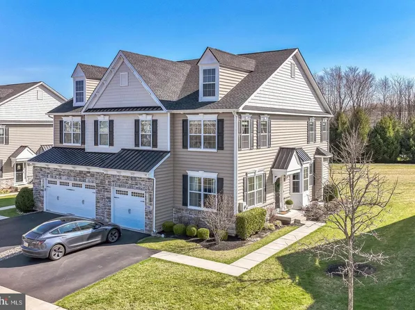 323 W Boulder Dr, Chalfont, PA 18914