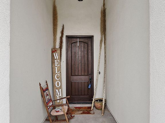 4th image of 869 Maple Park Ave