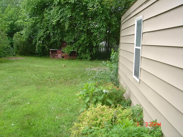 1521 N Vermont Ave — Photo 32