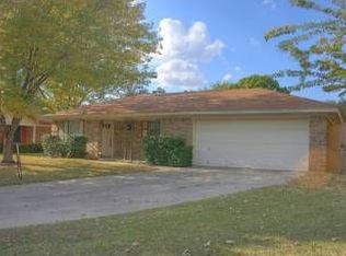 913 Shell Ct, Bedford, TX 76022