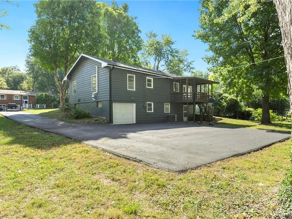 1110 W 24th St S, Independence, MO 64052