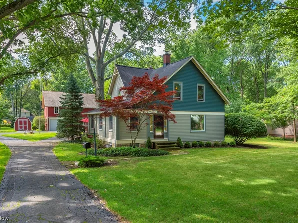 28729 Osborn Rd, Bay Village, OH 44140