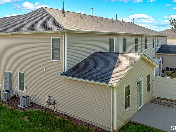 4th image of 19 Gillette Way #19