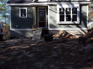 30 Oak Pl, Halifax, MA 02338