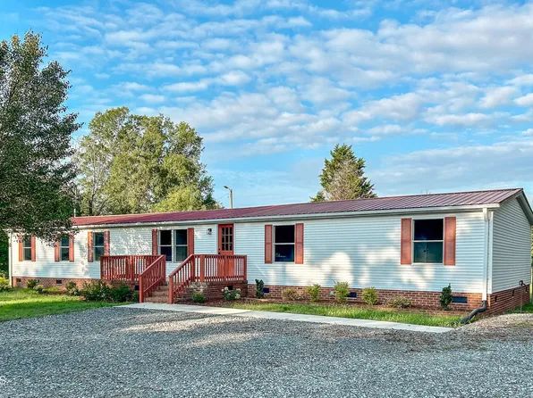 991 Country Club Rd, Roxboro, NC 27574