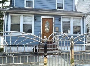 88-52 212th St, Queens Village, NY 11427