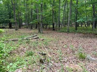 5495 Gingerbread Ln, East Stroudsburg, PA 18302