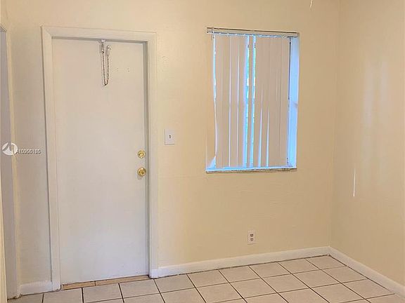 4th image of 724 NW 4th Ave #4