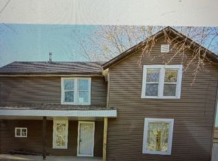 610 King St #1, Fayette, IA 52142